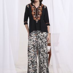 SUFIZA LIFESTYLE Embroidered Tunic With Trousers Co-Ords-image-30