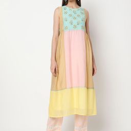 Women Colourblocked Kurta with Trousers & Jacket-image-14