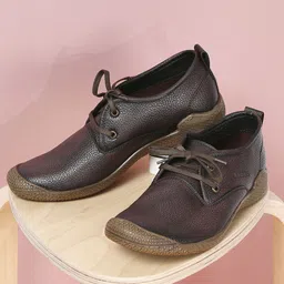 Buckaroo Men Textured Leather Derbys-image-65