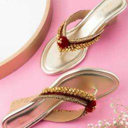 Inc.5 Women's Gold Toe Ring Wedges-image-54