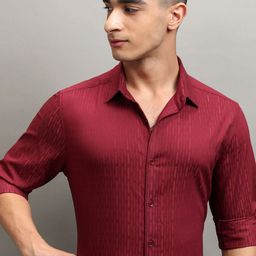 HIGHLANDER Men Spread Collar Micro Ditsy Printed Cotton Slim Fit Casual Shirt-image-65