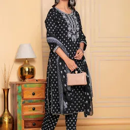 YUSRA Ethnic Motifs Printed Mirror Work Straight Kurta With Trouser & Dupatta image 5