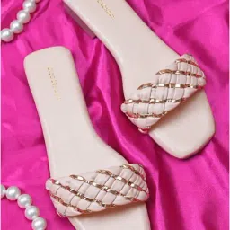 Clog London Women's Off White Casual Sandals-image-28