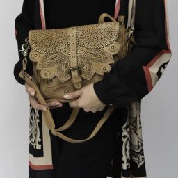 Art N Vintage Carob Sand Leather Textured Medium Sling Handbag-31