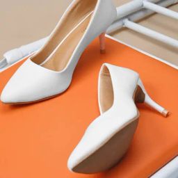 Clog London Women's White Stiletto Pumps-image-18