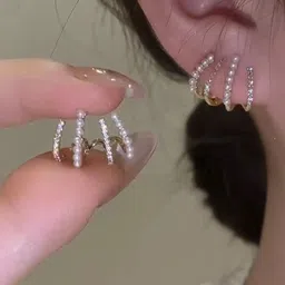 VAGHBHATT Gold-Plated Artificial Stones Studded & Pearls Beaded Contemporary Studs image 5
