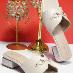 Clog London Women's Cream Casual Sandals-image-10