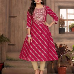Rangita Women Embroidered Kurta-41
