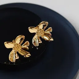 DressBerry Star Shaped Studs Earrings-2