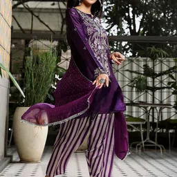 QISSA Ethnic Motifs Printed Regular Kurti With Patiala & Dupatta-picture-24