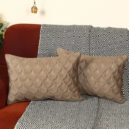 Feather Design Mouse Color Rectangle Velvet Cushion Covers Set of 2-0