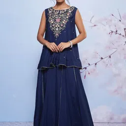 AJIESH OBEROI Yoke Embroidered Tunic & Palazzo Co-Ord Set-picture-5