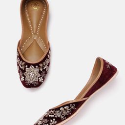House of Pataudi Women Ethnic Embellished Mojaris-picture-22