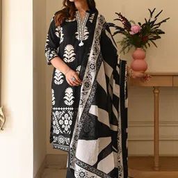 Divastri Women's Printed Cotton Kurta Pant Dupatta Set-picture-34