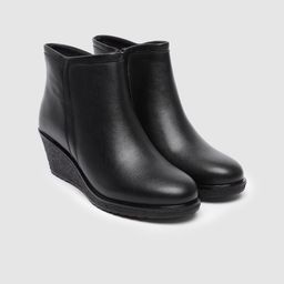 Roadster Women Boots with Wedge Heels-picture-39