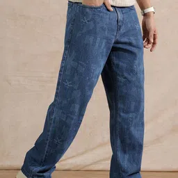 WROGN Men Comfort Relaxed Fit Mid-Rise Light Fade Jeans-picture-11