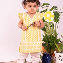 Vastramay Cotton Cap Sleeves Floral Printed Kurta And Pant Set - Yellow And White-image-89