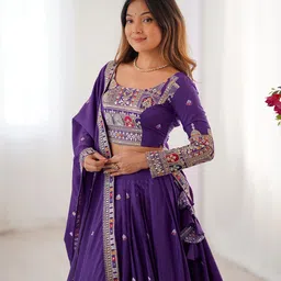DIVASTRI Embellished Sequinned Semi-Stitched Lehenga & Unstitched Blouse With Dupatta image 5