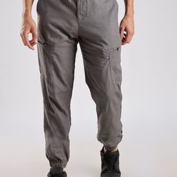 THE BEETEL HOUSE Men Relaxed Fit Cross Pocket Cargos Joggers-image-94