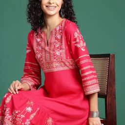 Sangria Indie Floral Foil Printed Maxi Ethnic Dresses-image-49