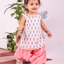 Vastramay Cotton Sleeveless Floral Printed Kurta And Patiala Set - Multi Color-1
