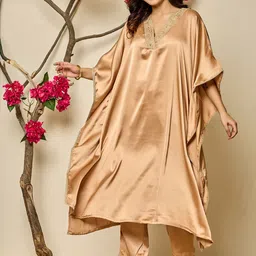 VASVI Women Embroidered V-Neck Regular Thread Work Kaftan Calf Length Kurta Set-picture-4