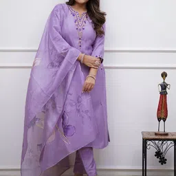 Sitanjali Floral Embroidered Thread Work Notch Neck Kurta With Trousers & Dupatta-picture-42