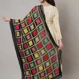 MUFFLY Checked Mirror Work Chiffon Phulkari Dupatta image 5