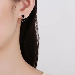 ONUYX Heart Shaped Studs Earrings-18