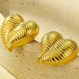 MONKDECOR Women Gold-Plated Heart Shaped Studs Earrings-picture-2