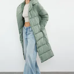 Trendyol Women Hooded Solid Casual Puffer Jacket-40