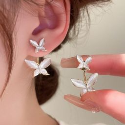 Tipsy closet Contemporary Drop Earrings-26
