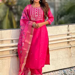 VredeVogel Floral Embroidered Thread Work Straight Kurta With Trouser And Dupatta-image-9