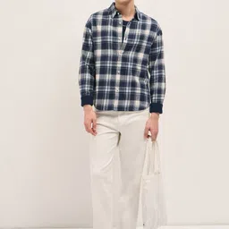 THE BEAR HOUSE Men Spread Collar Checked Cotton Relaxed Fit Casual Shirt-image-10