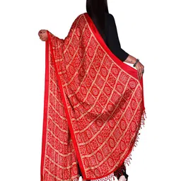 Apratim Bandhani Printed Dupatta image 5