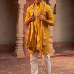 Jompers Men Floral Embroidered Regular Sequinned Kurta with Pyjamas & With Dupatta image 5