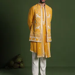 KALPRAAG Men Floral Embroidered Regular Sequinned Kurta with Trousers & With Dupatta-15