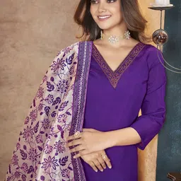 Stylum Violet Floral Yoke Design Regular Thread Work Kurta With Trousers & Dupatta image 2