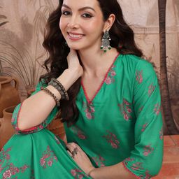 Sangria Floral Printed Regular Kurta with Trousers-26