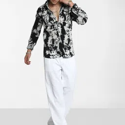 Campus Sutra Men Comfort Spread Collar Abstract Printed  Casual Shirt-image-58
