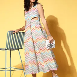 Shae by SASSAFRAS Multicoloured Cut-Out Detail Chevron Print Midi Dress-image-73