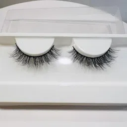 THE WINK STUDIO Reusable Lightweight False Eyelashes image 2
