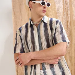 MASCLN SASSAFRAS Men Relaxed Fit Spread Collar Vertical Striped Casual Shirt-image-80