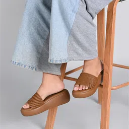 CAI PU Platform Pumps with Bows-30