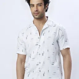 VALEN CLUB Men Relaxed Opaque Printed Casual Shirt-picture-32