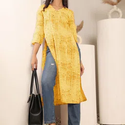 Varanga Geometric Printed V-Neck Cotton Straight Kurta-image-49