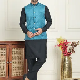 AnoukBlack Band Collar Straight Kurta With Pyjamas & Velvet Nehru Jackets-picture-45