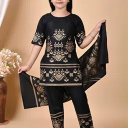 NFashion Girls Black Printed Kurta & Trousers With Dupatta Set-image-97