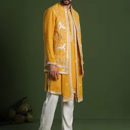 KALPRAAG Men Floral Embroidered Regular Sequinned Kurta with Trousers & With Dupatta image 5