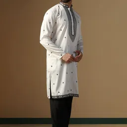 Prakatha Men Geometric Embroidered Thread Work Kurta image 2